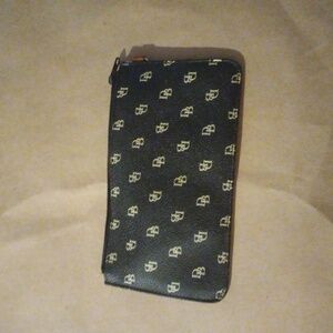 Dooney and Bourke Signature Black/Tan Leather Wristlet w/ Key Chain